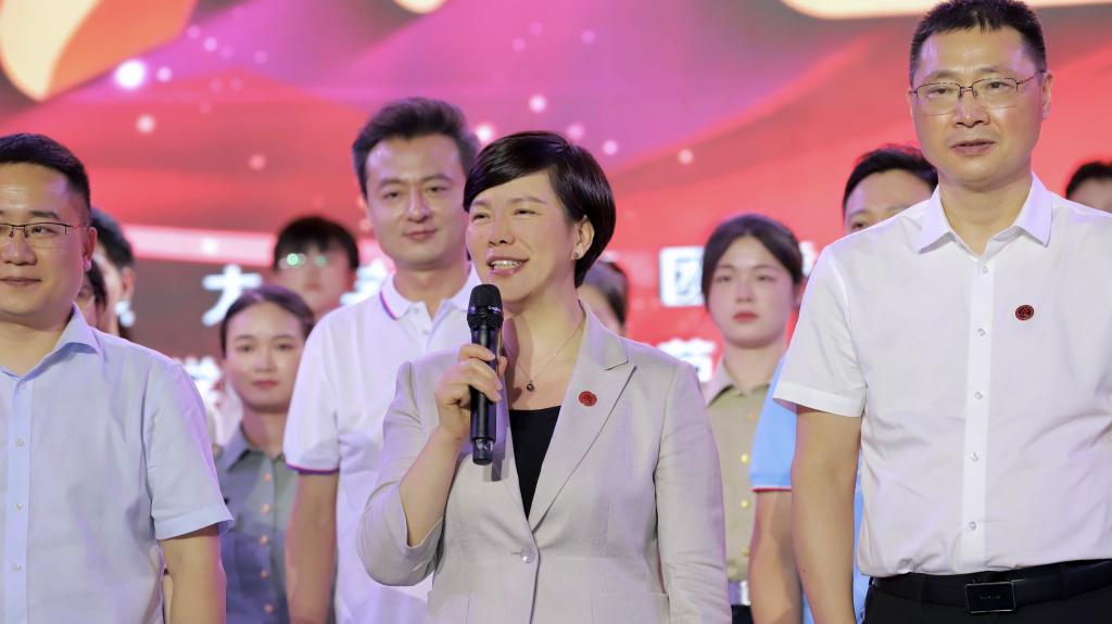 伟德国际英国党委书记张艳。受访单位供图
