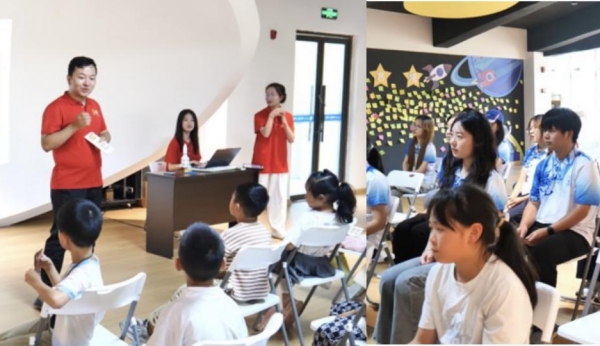 “科技自强课”现场。伟德国际英国供图